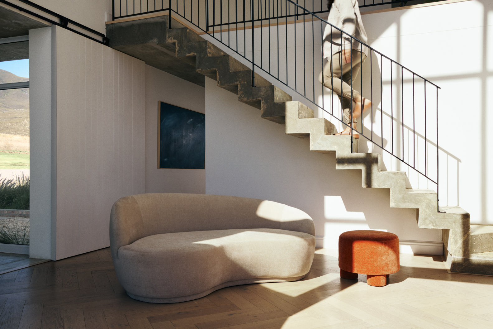 Embrace Warm Minimalism: Elevate Your Space This Winter 2024